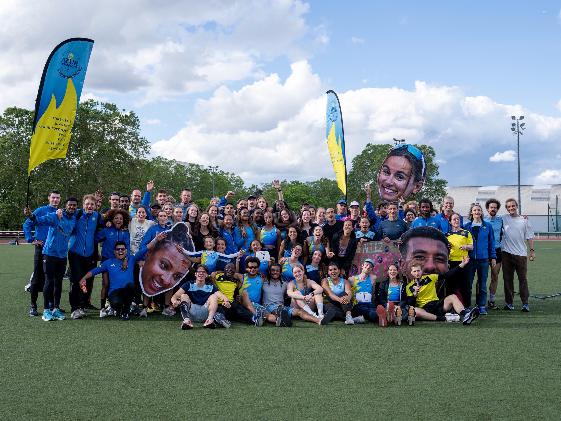 Groupe de l'Azur Olympique Charenton réuni sur la piste